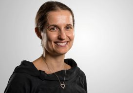 Patrycja Paruch receives the iWOE-24 Oxide Electronics Prize for Excellency in Research
